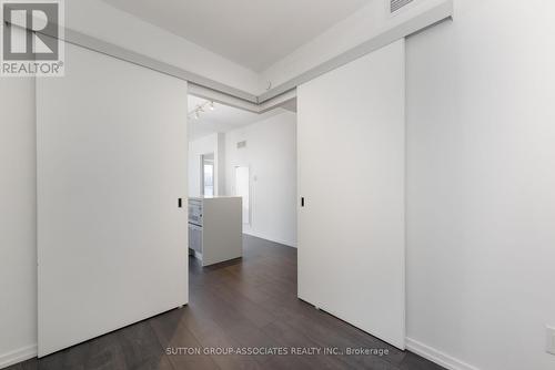 832 - 8 Hillsdale Avenue, Toronto, ON 