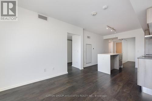 832 - 8 Hillsdale Avenue, Toronto, ON 