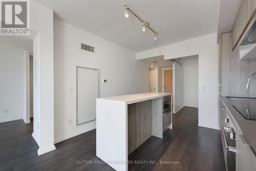 832 - 8 Hillsdale Avenue, Toronto, ON 