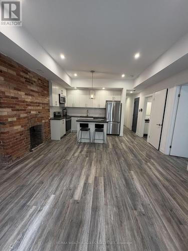 4 - 215 JARVIS STREET , Toronto, Ontario M5B 2C1 2
