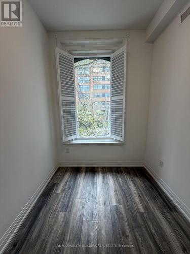 4 - 215 JARVIS STREET , Toronto, Ontario M5B 2C1 4