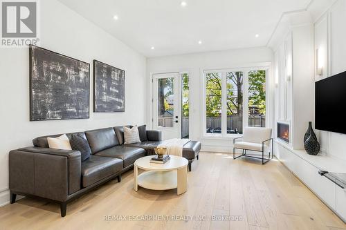 38A Maple Avenue N, Mississauga, ON 