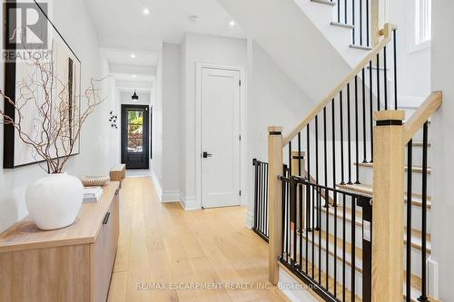38A Maple Avenue N, Mississauga, ON 