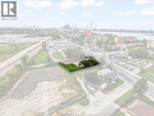 3511 Wyandotte, Windsor, ON 