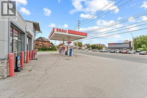 3511 Wyandotte, Windsor, ON 