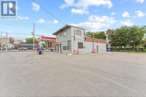 3511 Wyandotte, Windsor, ON 