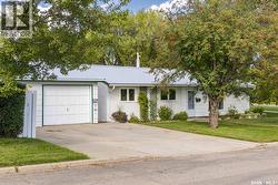 537 T AVENUE S Saskatoon, SK S7M 3B5