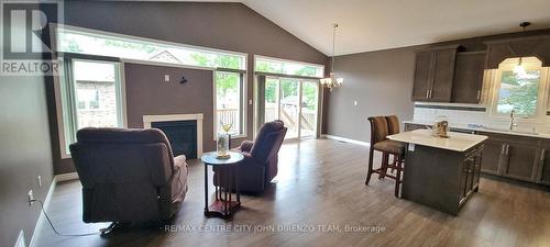 11 - 1 Vineden Drive, Central Elgin (Lynhurst), ON 