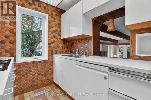 2101 Alta Vista Drive, Ottawa, ON 