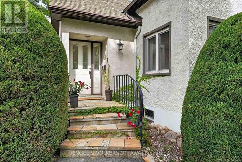 2101 Alta Vista Drive, Ottawa, ON 