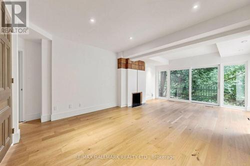 Warm and spacious family room - 40 Donino Avenue, Toronto, ON 