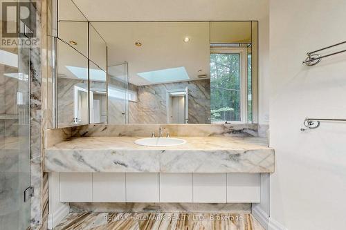 Ensuit bathroom with large vanity - 40 Donino Avenue, Toronto, ON 