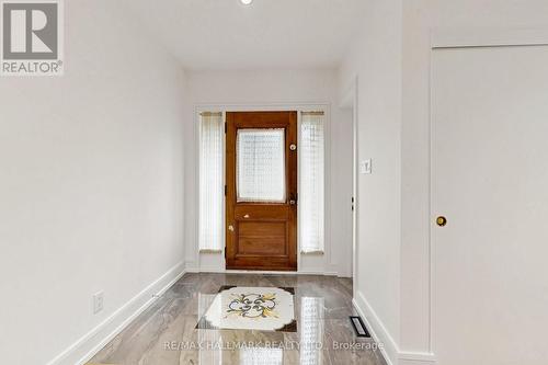 Welcoming foyer with tile flooring - 40 Donino Avenue, Toronto, ON 