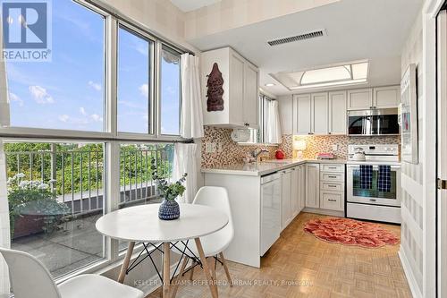 524 - 18 Concorde Place, Toronto, ON 