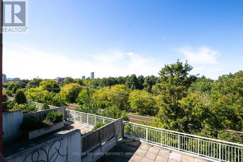 524 - 18 Concorde Place, Toronto, ON 