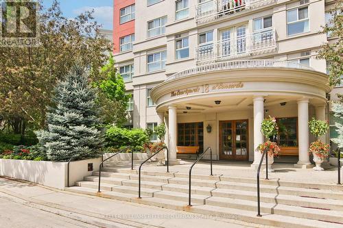524 - 18 Concorde Place, Toronto, ON 