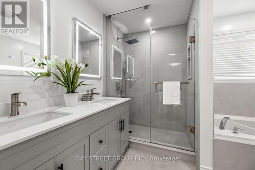 37 Mynden Way, Newmarket, ON 