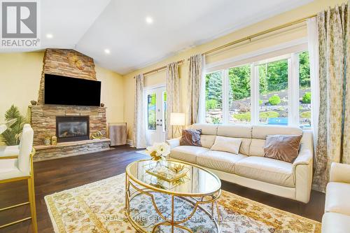 24 Wendat Trail E, Springwater, ON 