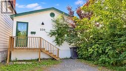 230 SECORD STREET Thunder Bay (Court / Cumberland), ON P7B 3E5