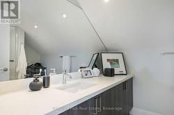 3 Pc ensuite for guest bedroom 2 - 