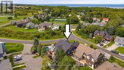 Walk to tennis courts & the park with pets & kids - 