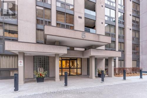1804 - 5 Kenneth Avenue, Toronto, ON 