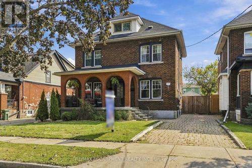 17 Tuxedo Avenue S, Hamilton, ON 