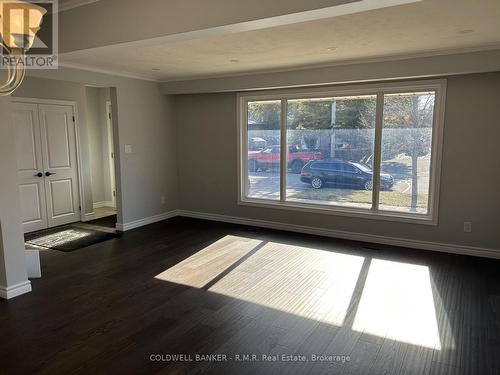 MAIN - 125 CABOT STREET , Oshawa (Vanier), Ontario L1J 5R8 3