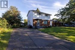 235 MAPLE AVENUE Thunder Bay (Forest Park), ON P7B 4V6