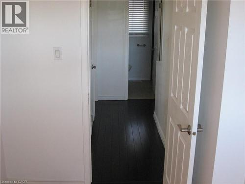 Upper hallway - 124 Avalon Place, Kitchener, ON 