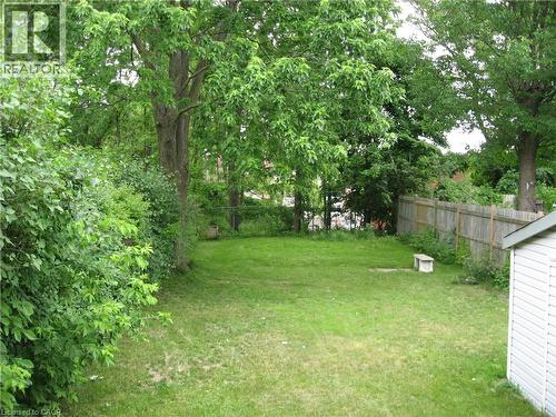 View of fenced backyard - 124 Avalon Place, Kitchener, ON 