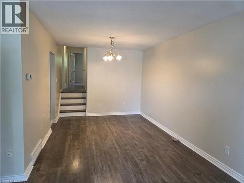 881 LAWRENCE Road Unit# Upper Level , Hamilton, Ontario L8K 2A4 2
