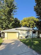 1204 EWART AVENUE Saskatoon, SK S7H 2K3