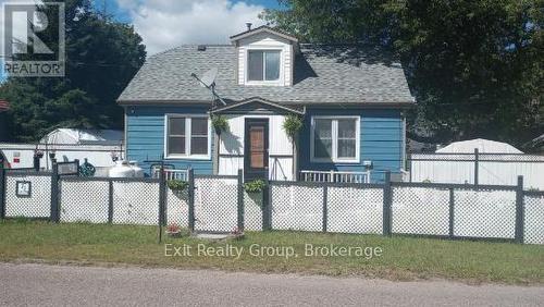 33 GLASTONBURY ROAD  Addington Highlands (Addington Highlands), ON K0H 2G0