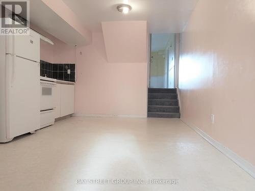 (LOWER) - 72 PARKDENE COURT E , Toronto, Ontario M1W 2J3 3