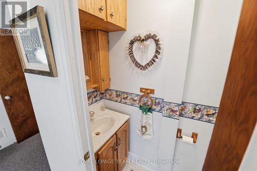 2pc Ensuite Bathroom - 84 Rita Avenue, Ottawa, ON 