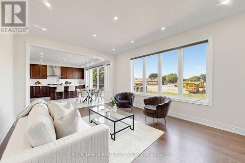 33 Bill Guy Drive, Georgina, ON 