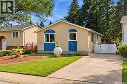 254 McMaster CRESCENT Saskatoon, SK S7H 4E3