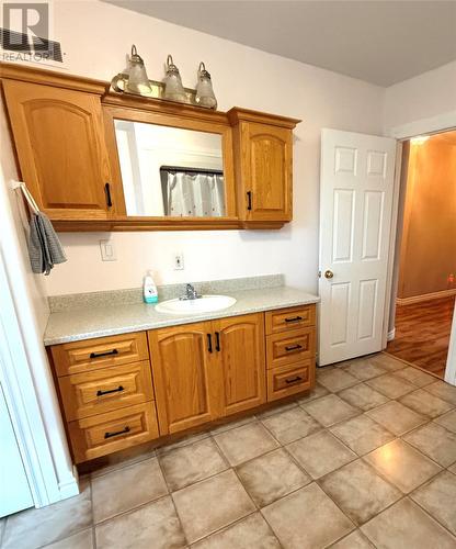 Main Bath - 379 Grenfell Heights, Grand Falls-Windsor, NL 