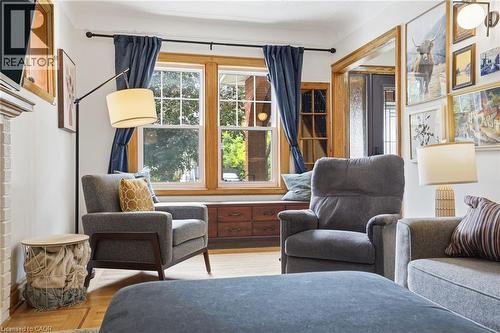 17 Tuxedo Avenue S, Hamilton, ON 