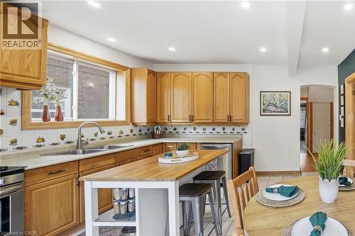 17 Tuxedo Avenue S, Hamilton, ON 