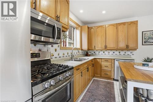 17 Tuxedo Avenue S, Hamilton, ON 