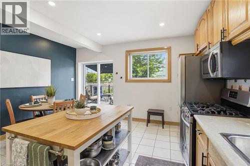 17 Tuxedo Avenue S, Hamilton, ON 