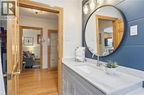 17 Tuxedo Avenue S, Hamilton, ON 