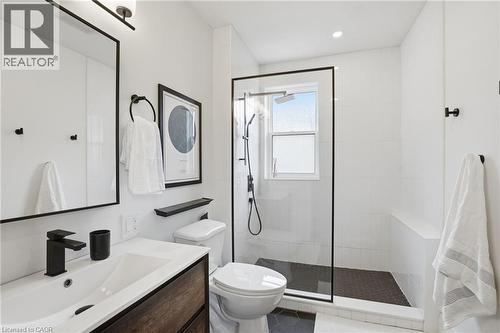 17 Tuxedo Avenue S, Hamilton, ON 