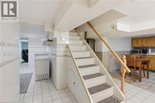 17 Tuxedo Avenue S, Hamilton, ON 