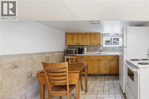 17 Tuxedo Avenue S, Hamilton, ON 