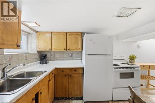 17 Tuxedo Avenue S, Hamilton, ON 