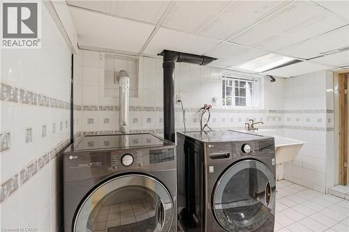 17 Tuxedo Avenue S, Hamilton, ON 