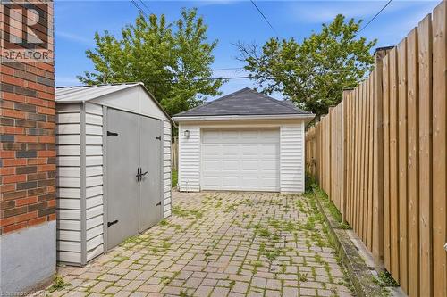 17 Tuxedo Avenue S, Hamilton, ON 